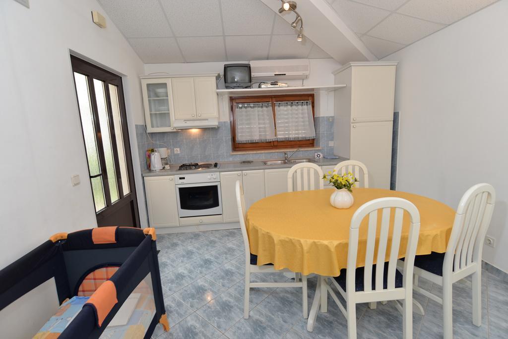 Apartments Creska 629 라벡 외부 사진