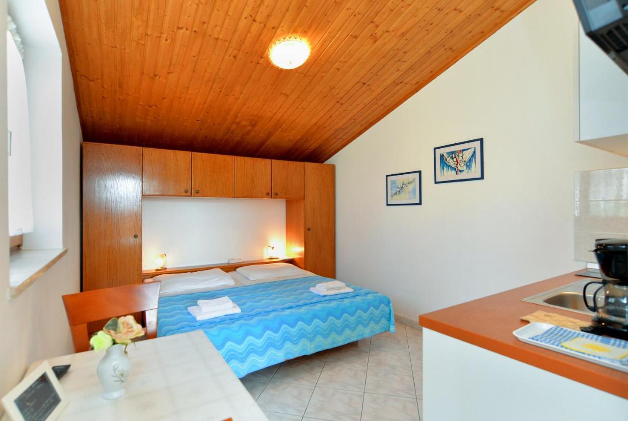 Apartments Creska 629 라벡 외부 사진